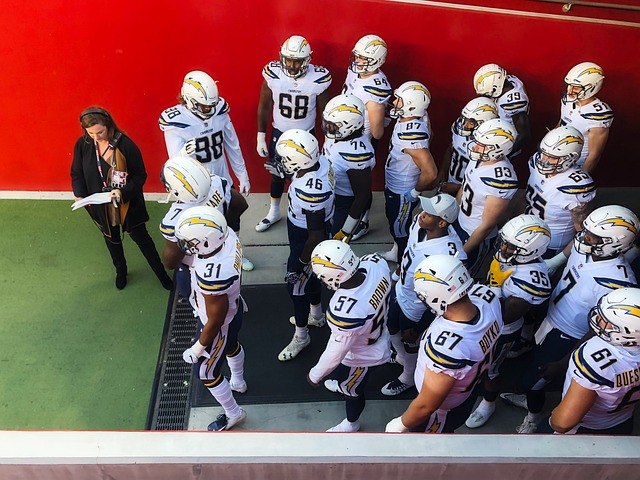 仍然承担着 仍然承担着